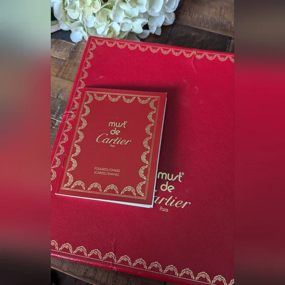 Must de Cartier Le Foulard Scarf - Picture 14 of 16